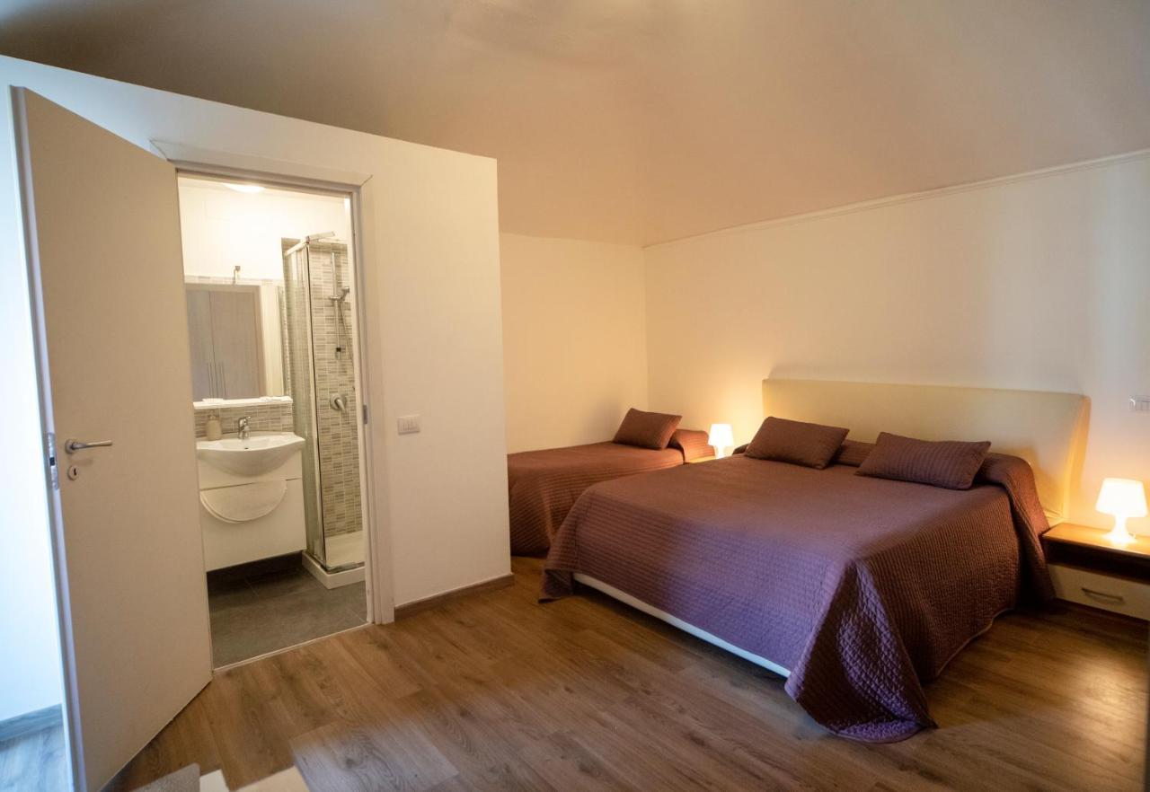 Rooms In Shared Apartment - City Center カターニア エクステリア 写真