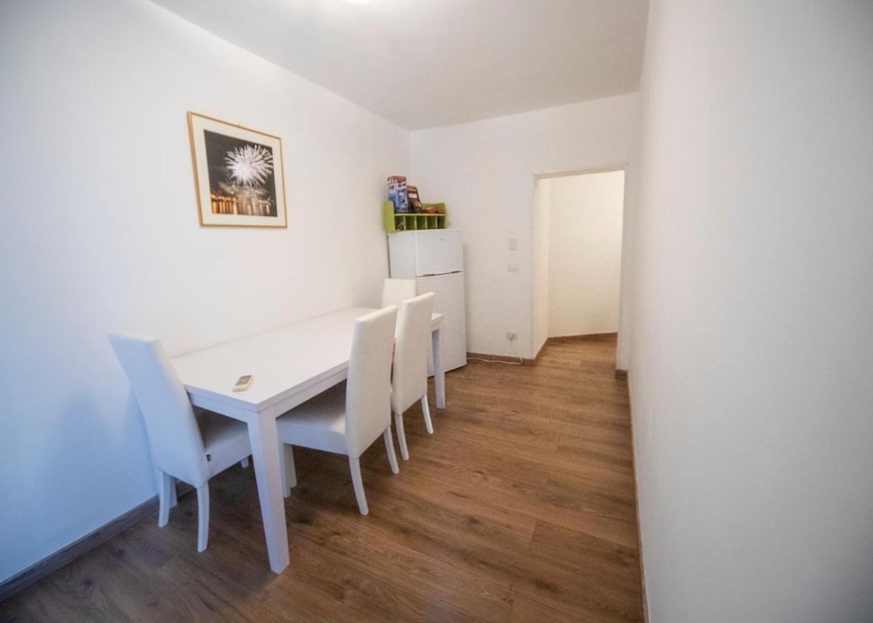 Rooms In Shared Apartment - City Center カターニア エクステリア 写真